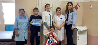 Сотрудники Госавтоинспекции и врачи-педиатры Кабардино-Балкарии проводят тренинги по правилам перевозки детей в транспортном средстве