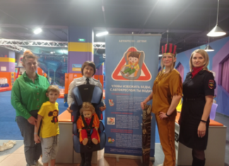 Сотрудники Госавтоинспекции напомнили жителям Кирова правила перевозки детей