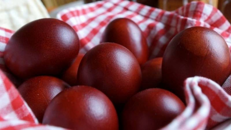 
Что делать с прошлогодними пасхальными яйцами и пропавшей освященной пищей                