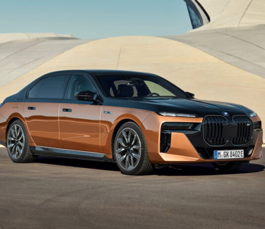 Электрический спортседан BMW i7 M70 xDrive оказался медленнее и слабее конкурентов