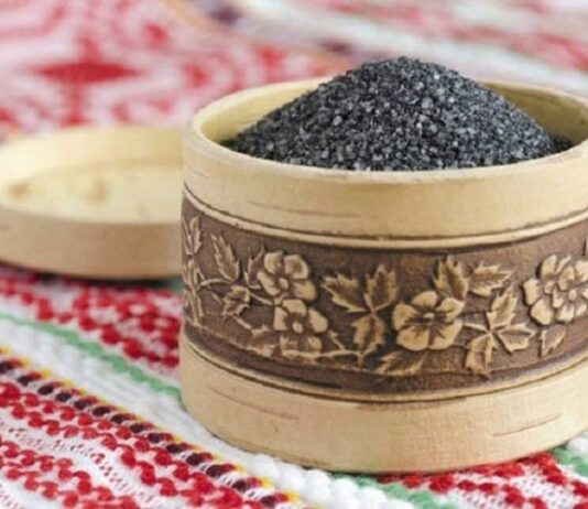 Готовим четверговую соль для защиты и салатов