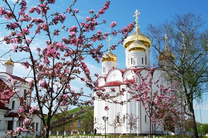
Какой церковный праздник отмечают православные верующие 18 апреля 2023 года                