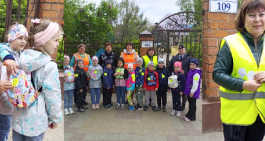 На Кубани волонтёры «Серебряного патруля» популяризируют использование световозвращающих элементов