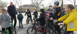 С началом теплого сезона безопасность велосипедистов на особом контроле у сотрудников ставропольской Госавтоинспекции