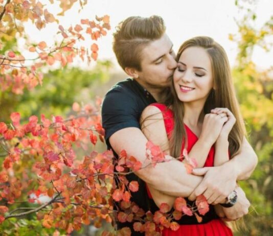 Счастливая неделя с 17 по 23 апреля: каким трем знакам зодиака повезет в любви во время солнечного затмения