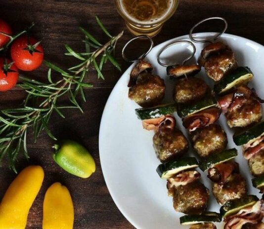 Топ популярных маринадов для шашлыка, опасных для здоровья: в чем не нужно мариновать мясо