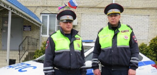 В Краснодарском крае инспекторы ДПС экстренно доставили в лечебное учреждение мужчину с микроинсультом