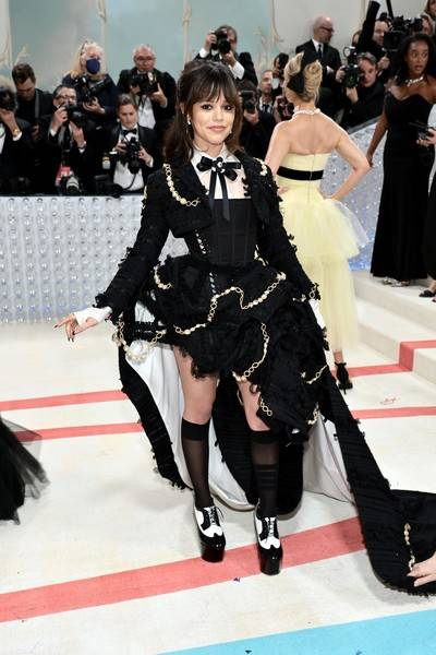 
«Met Gala-2023»: все модные образы бала Института костюма                