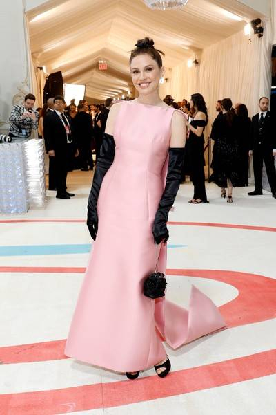 
«Met Gala-2023»: все модные образы бала Института костюма                