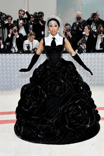 
«Met Gala-2023»: все модные образы бала Института костюма                