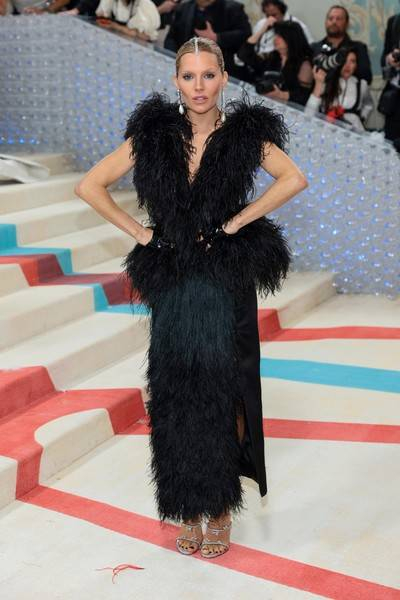 
«Met Gala-2023»: все модные образы бала Института костюма                