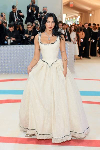 
«Met Gala-2023»: все модные образы бала Института костюма                