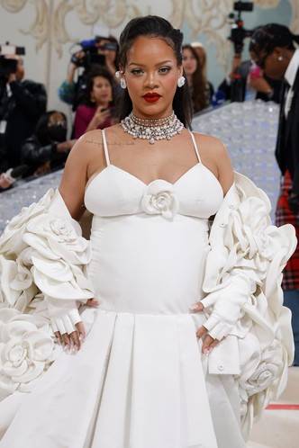 
«Met Gala-2023»: все модные образы бала Института костюма                