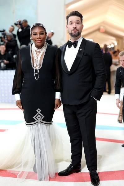 
«Met Gala-2023»: все модные образы бала Института костюма                