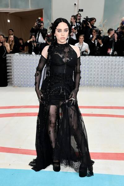 
«Met Gala-2023»: все модные образы бала Института костюма                