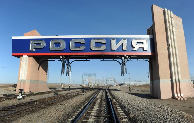 
Начнут ли в России закрывать границы для мужчин: официальный комментарий Кремля                
