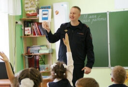 Новгородская Госавтоинспекция обучит несколько тысяч школьников безопасному поведению на дороге в период летних каникул