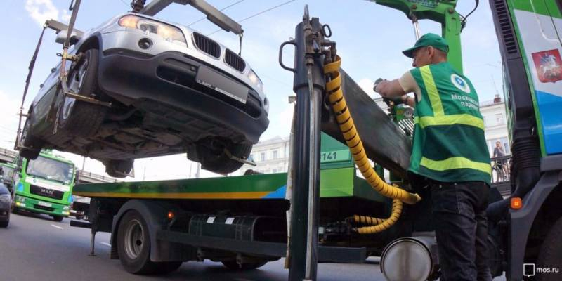 
Смертельная западня: почему нельзя оставлять детей одних в машине                