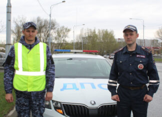 Сотрудники Госавтоинспекции Хакасии оказали помощь водителю, которому стало плохо за рулём