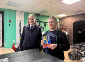 Сотрудники Госавтоинспекции Тулы провели беседы с покупателями и продавцами в точках продажи велотехники