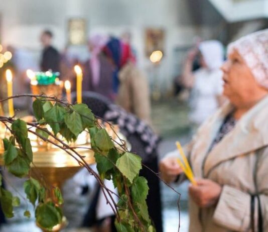 Троицкая родительская суббота 3 июня 2023 года: как правильно поминать усопших