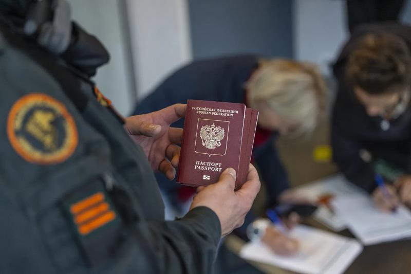 
Уклонисты ответят: Минобороны сформирует электронные дела призывников и отправит повестки на Госуслуги                