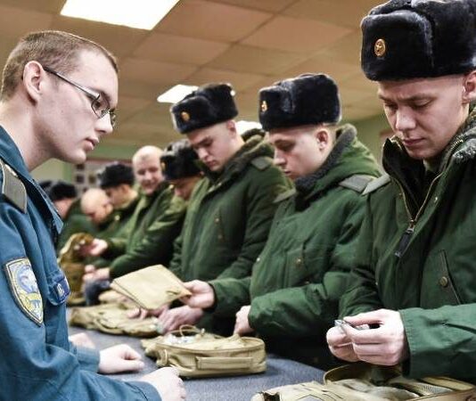 Уклонисты ответят: Минобороны сформирует электронные дела призывников и отправит повестки на Госуслуги