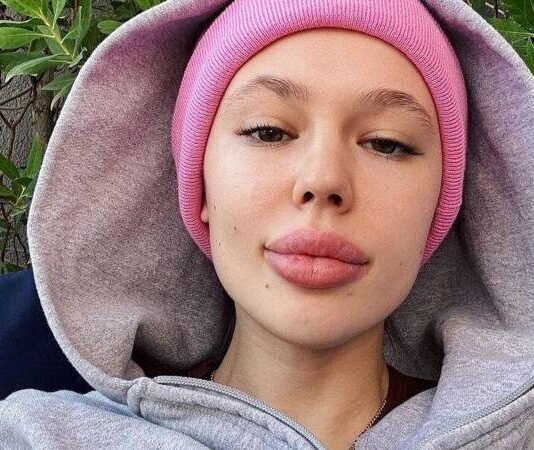 В «черном списке»: налоговики заблокировали операции по банковским счетам Инстасамки