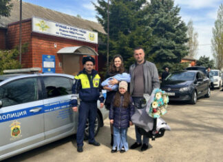 В Краснодарском крае автоинспекторы помогли роженице добраться в медицинское учреждение