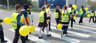 В тюменских муниципалитетах перед летними каникулами проходят шествия дорожной безопасности