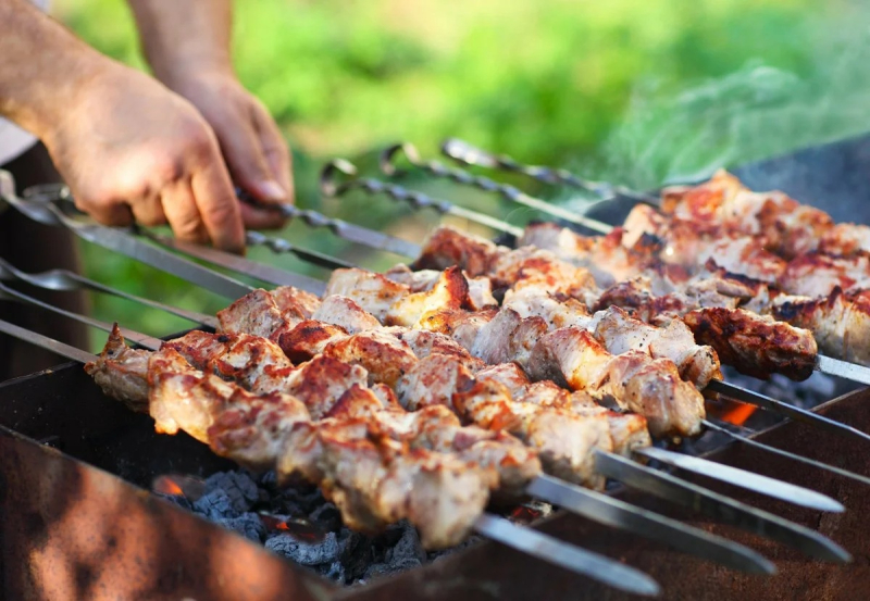 
Вкусно и полезно: как готовить «здоровый» шашлык                