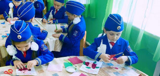 Военнослужащие Вооружённых сил России поблагодарили юных помощников ЮИД Севастополя за поздравительные письма и открытки