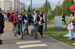 В Великом Новгороде на общественной территории отдыха прошли образовательные мастер-классы по дорожной безопасности