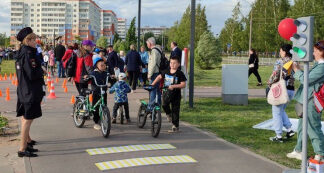 В Великом Новгороде на общественной территории отдыха прошли образовательные мастер-классы по дорожной безопасности