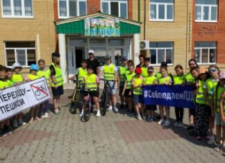 Летние уроки безопасности проводят сотрудники Госавтоинспекции для юных тюменских спортсменов