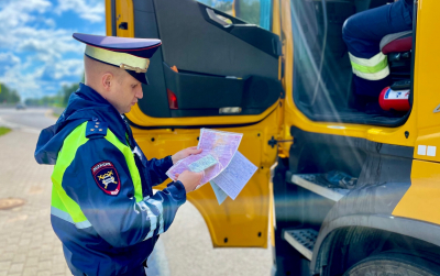 
        На новгородском участке скоростной автодороги «Нева» сотрудники Госавтоинспекции разъяснили алгоритм действий водителя при поломке автомобиля    