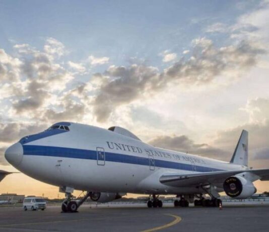 На саммит НАТО прибыл американский «самолет Судного дня» Boeing 747-E4B: в чем опасность