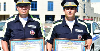 Руководство самарского главка наградило автоинспекторов из Татарстана за проявленный профессионализм