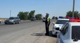 Сотрудники Госавтоинспекции оказывают помощь участникам дорожного движения на всем протяжении альтернативного сухопутного маршрута в Республику Крым и обратно