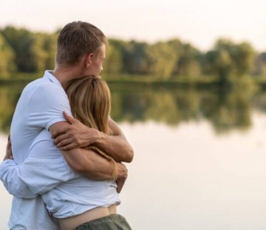 Судьбоносные встречи: какие знаки зодиака обретут любовь и уже скоро изменят жизнь