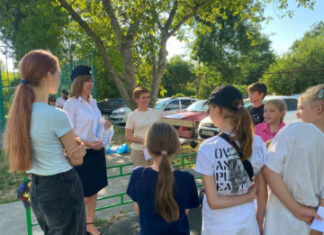 В Адыгее уполномоченный по правам ребенка и автоинспекторы проверили детские дворовые площадки