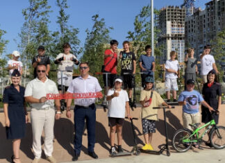 В городском сквере Ставрополя организовали мобильный пункт обучения детей навыкам безопасного поведения в городской среде