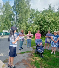 Белгородские автоинспекторы в микрорайонах ИЖС организовали сходы граждан по проблематике аварийности с участием несовершеннолетних
