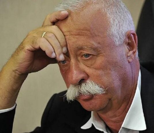 Чем можно объяснить маленькие пенсии российских звезд