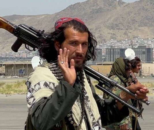 «Гендерный апартеид»: как талибы* изменили Афганистан за два года власти