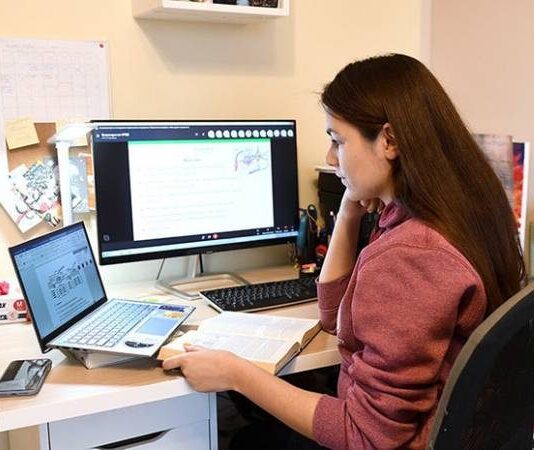 Можно ли поступить в вуз, имея справку о неполном высшем образовании, и другие тонкости поступления