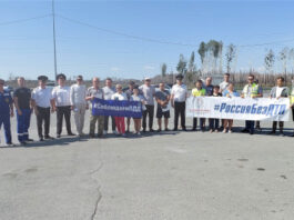 На тюменской федеральной трассе прошло межведомственное экспресс-консультирование для водителей по безопасности дорожного движения