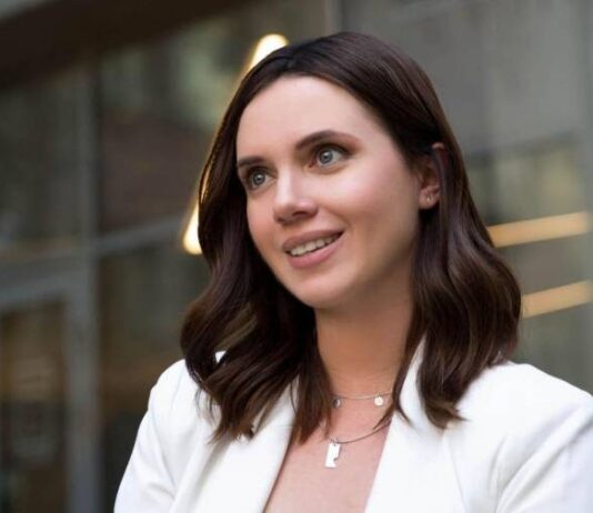 Русофобские высказывания украинской телеведущей: МВД РФ объявило в розыск Янину Соколову