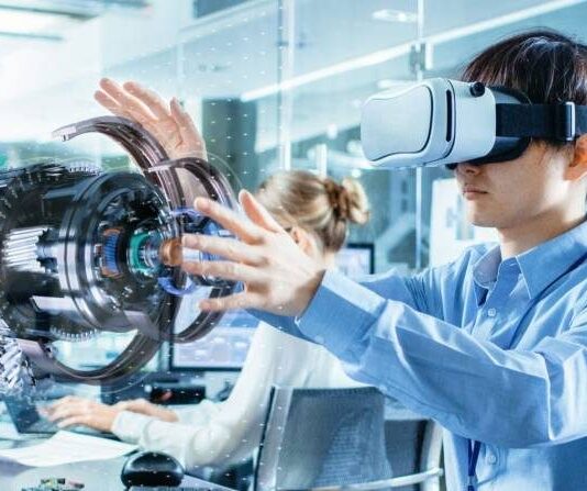 Стали известны четыре профессии, которые будут востребованы осенью 2023 года