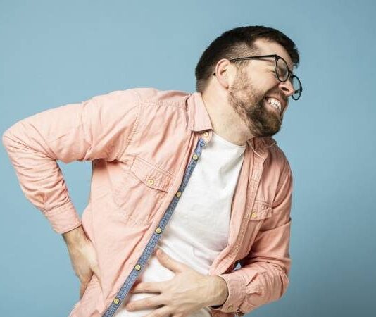 Уролог Малхасян назвал опасные признаки камня в почках